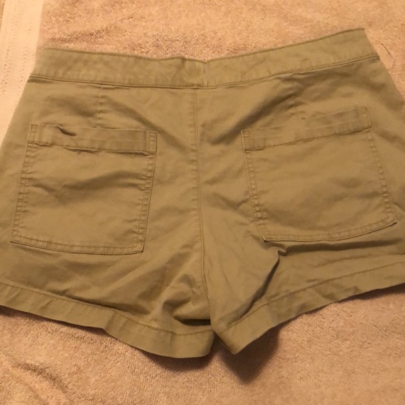 Gap khaki shorts - Picture 3 of 3